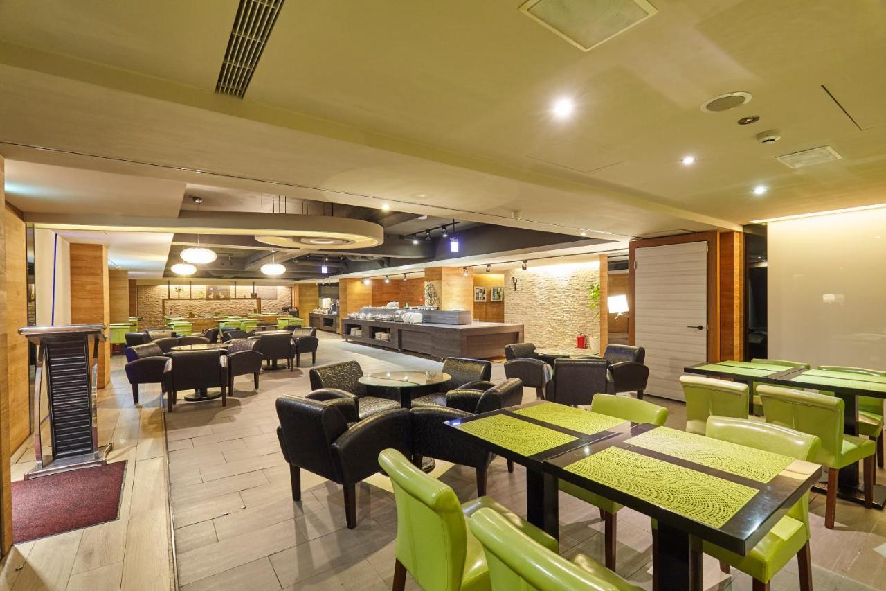Simple + Hotel Taipei Exterior photo