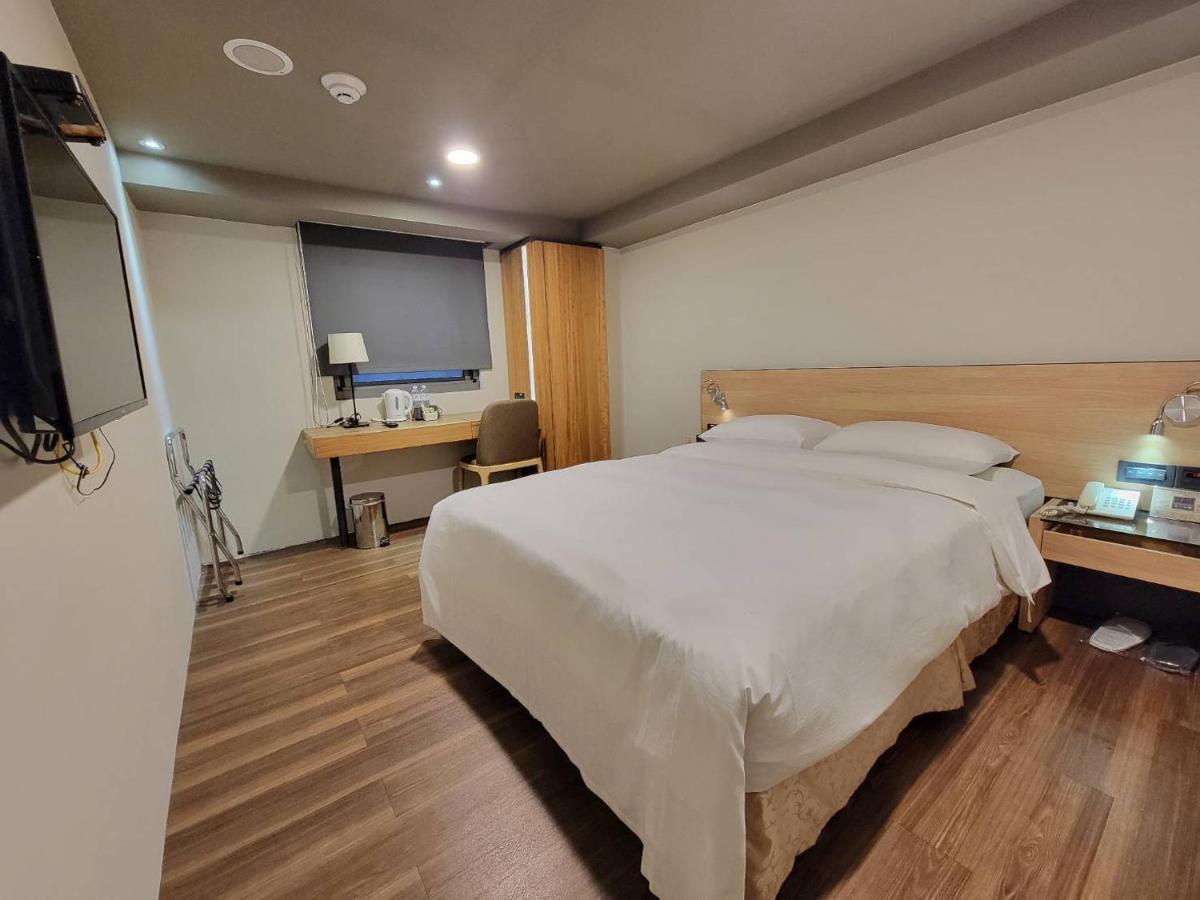 Simple + Hotel Taipei Exterior photo