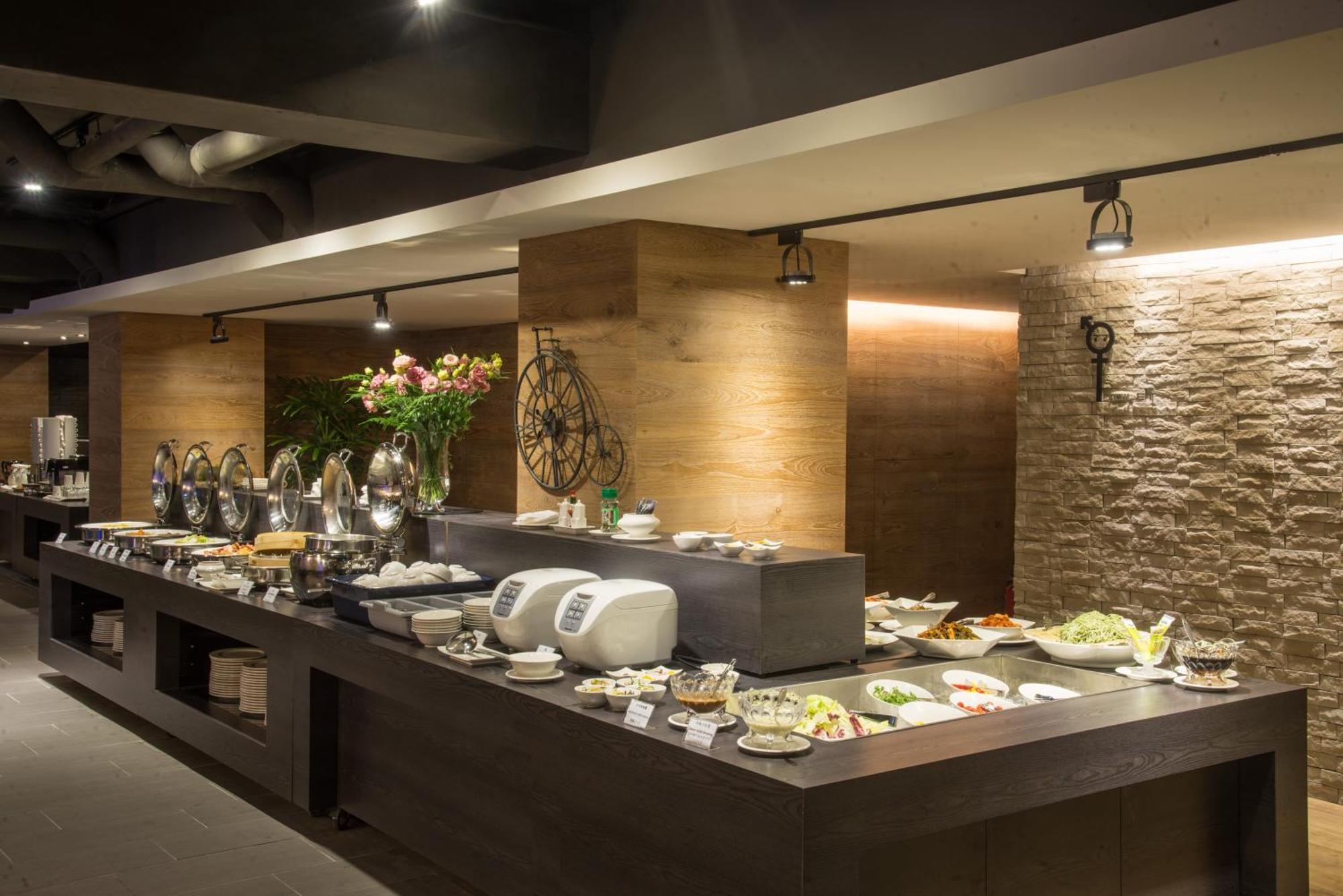Simple + Hotel Taipei Exterior photo