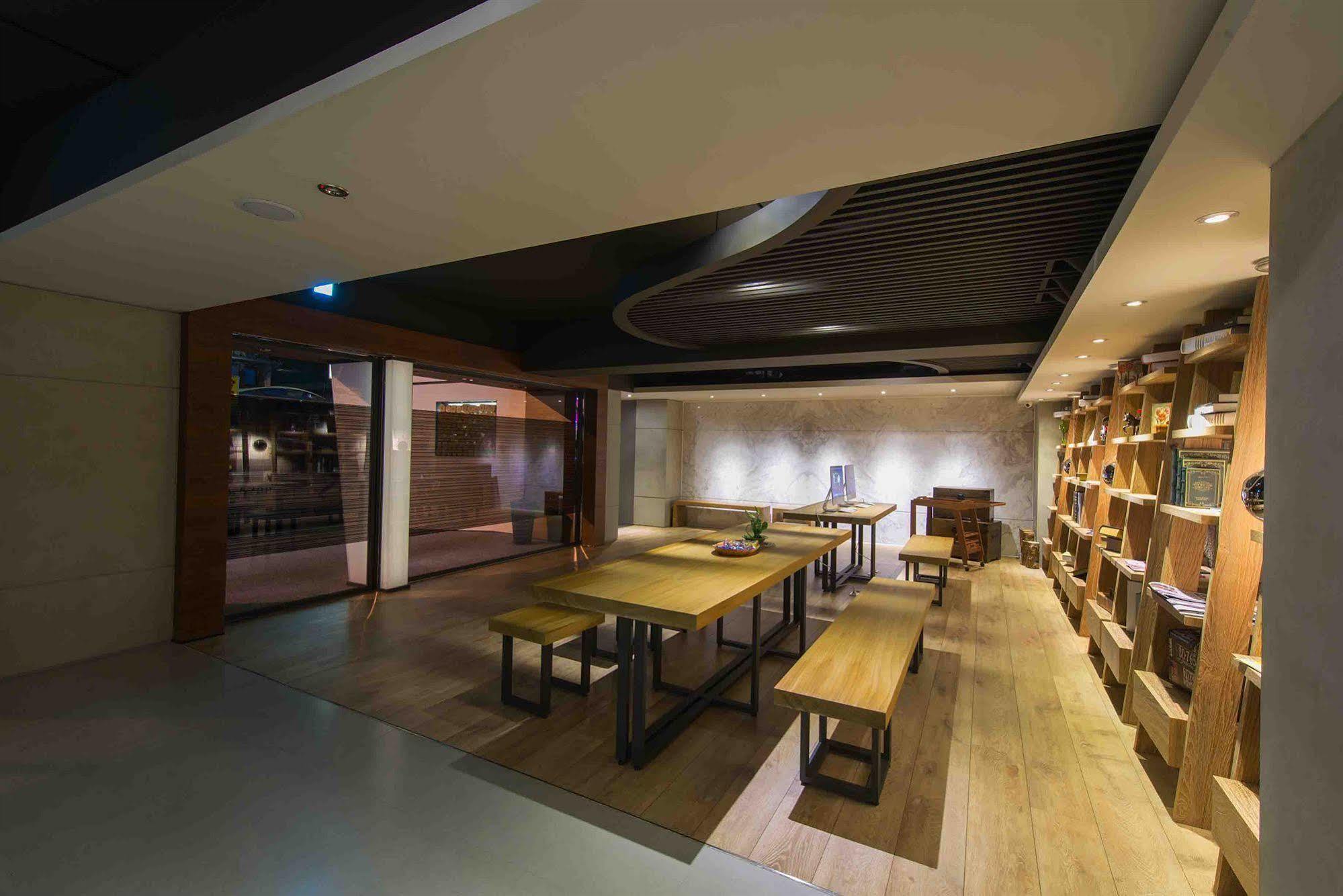 Simple + Hotel Taipei Exterior photo