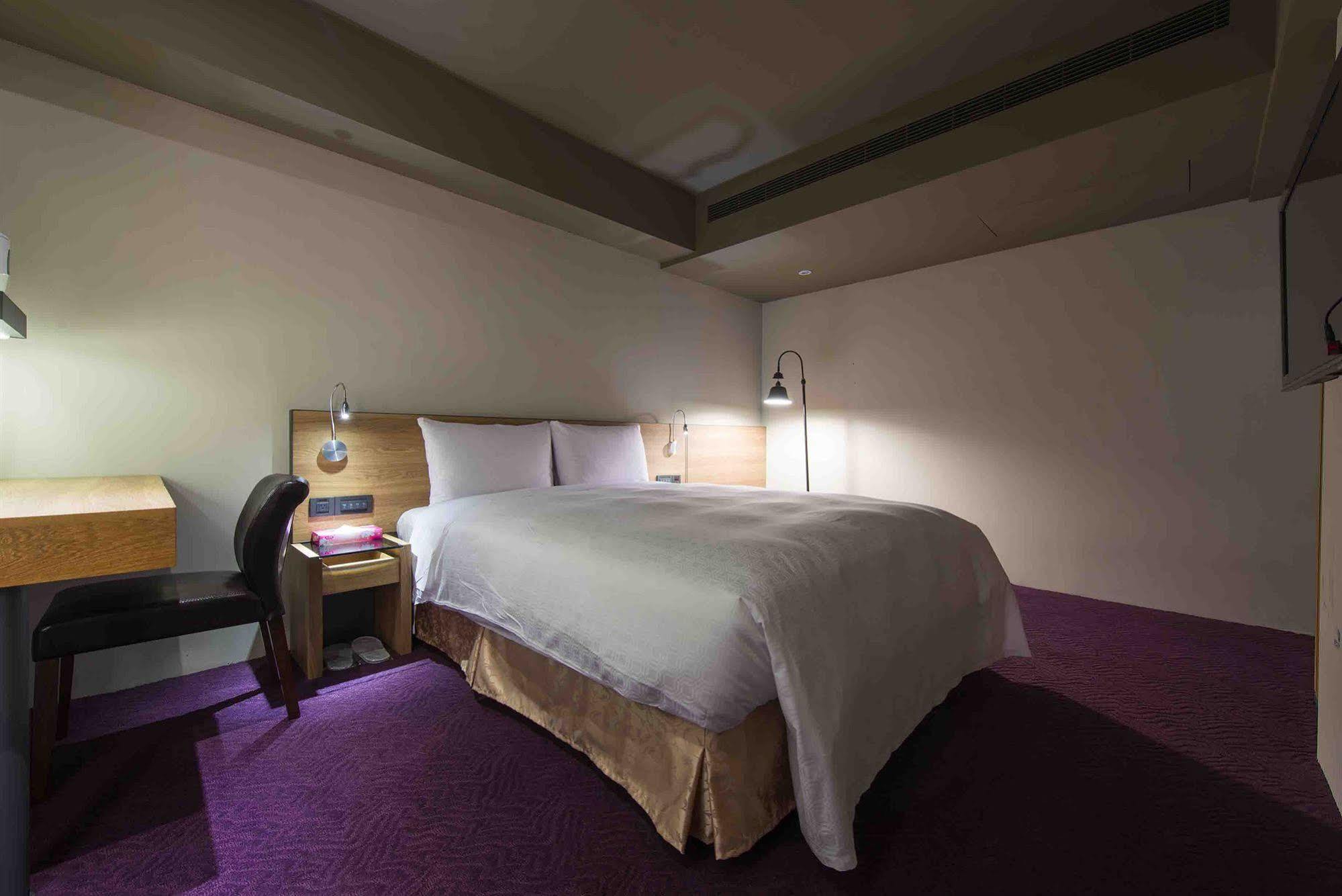 Simple + Hotel Taipei Exterior photo