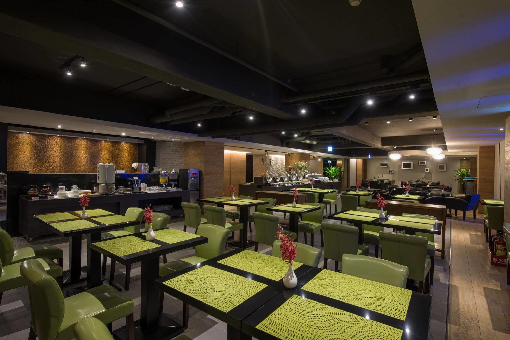 Simple + Hotel Taipei Exterior photo