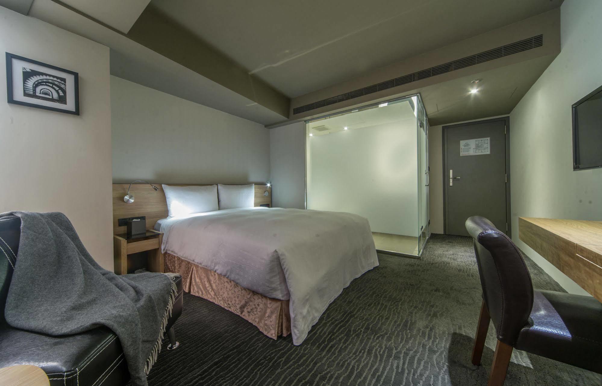 Simple + Hotel Taipei Exterior photo